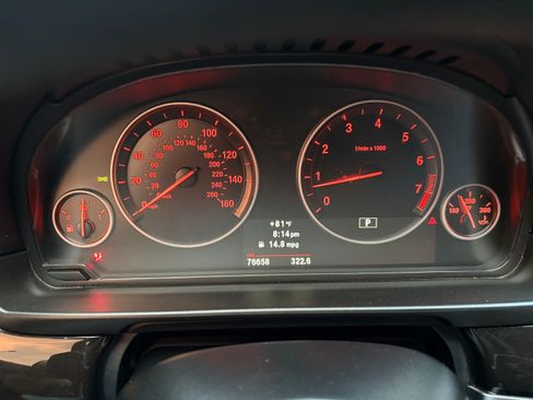 Used 2012 BMW 528i xDrive Sedan AWD/4WD image 21