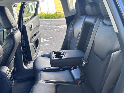 Used 2021 Jeep Compass Latitude image 16