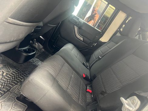 Used 2011 Jeep Wrangler Unlimited Sport image 8