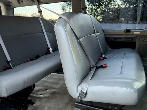 Used 2014 Ford E-150 and Econoline 150 Wagon image 9