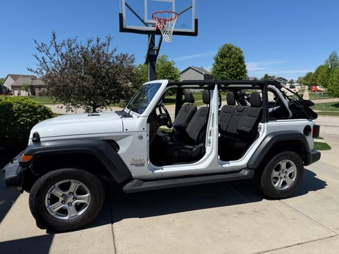 Used 2020 Jeep Wrangler Unlimited Sport S AWD/4WD image 1