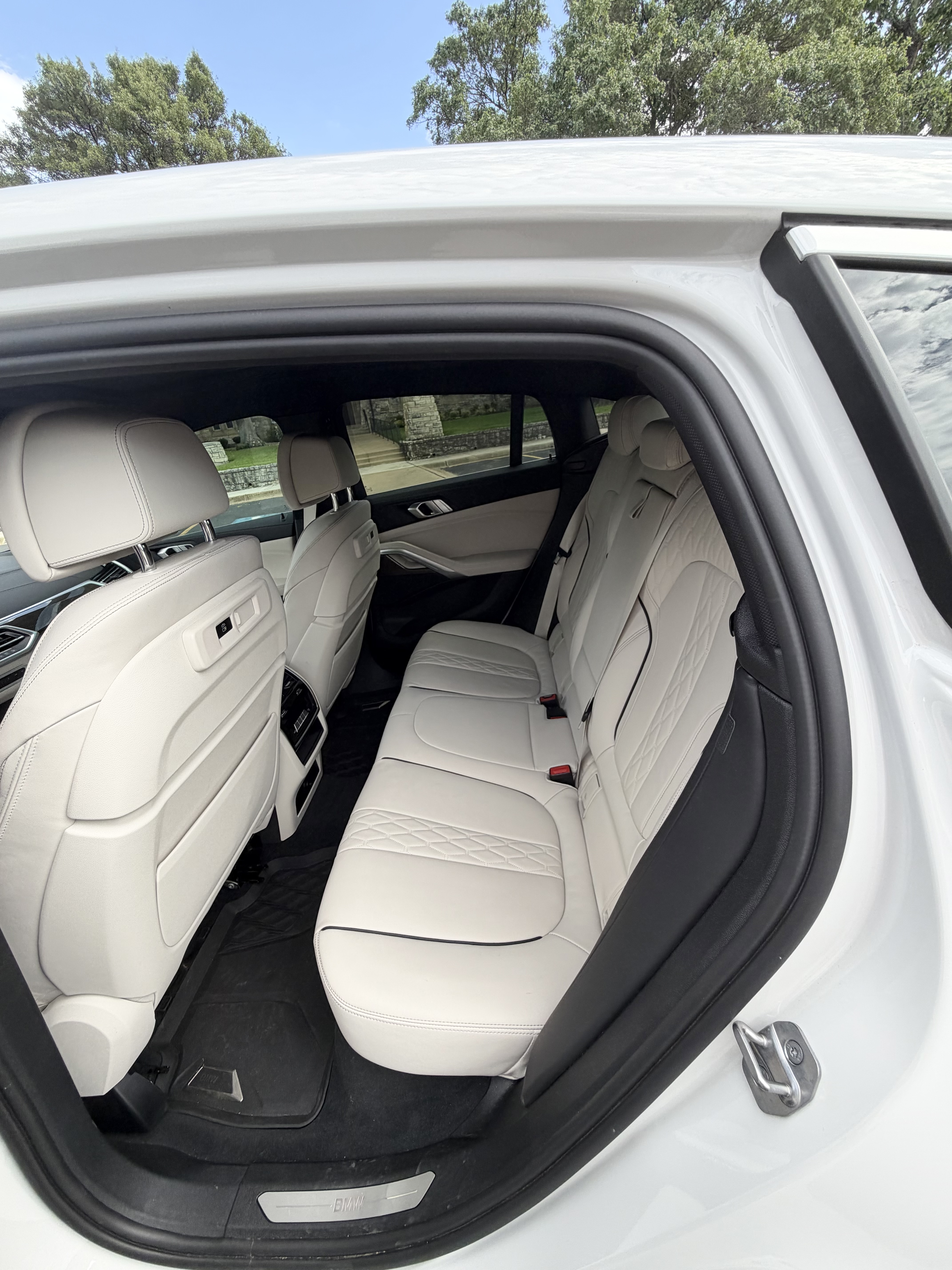 Used 2023 BMW X6 xDrive40i w/ Premium Package AWD/4WD image 13