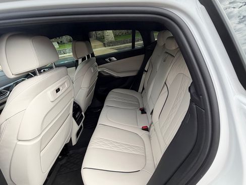 Used 2023 BMW X6 xDrive40i w/ Premium Package AWD/4WD image 13