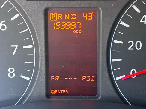 Used 2012 Nissan NV 3500 SL w/ Technology Pkg image 8