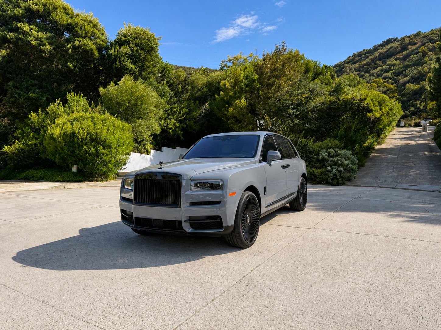 Used 2023 Rolls-Royce Cullinan AWD/4WD image 4