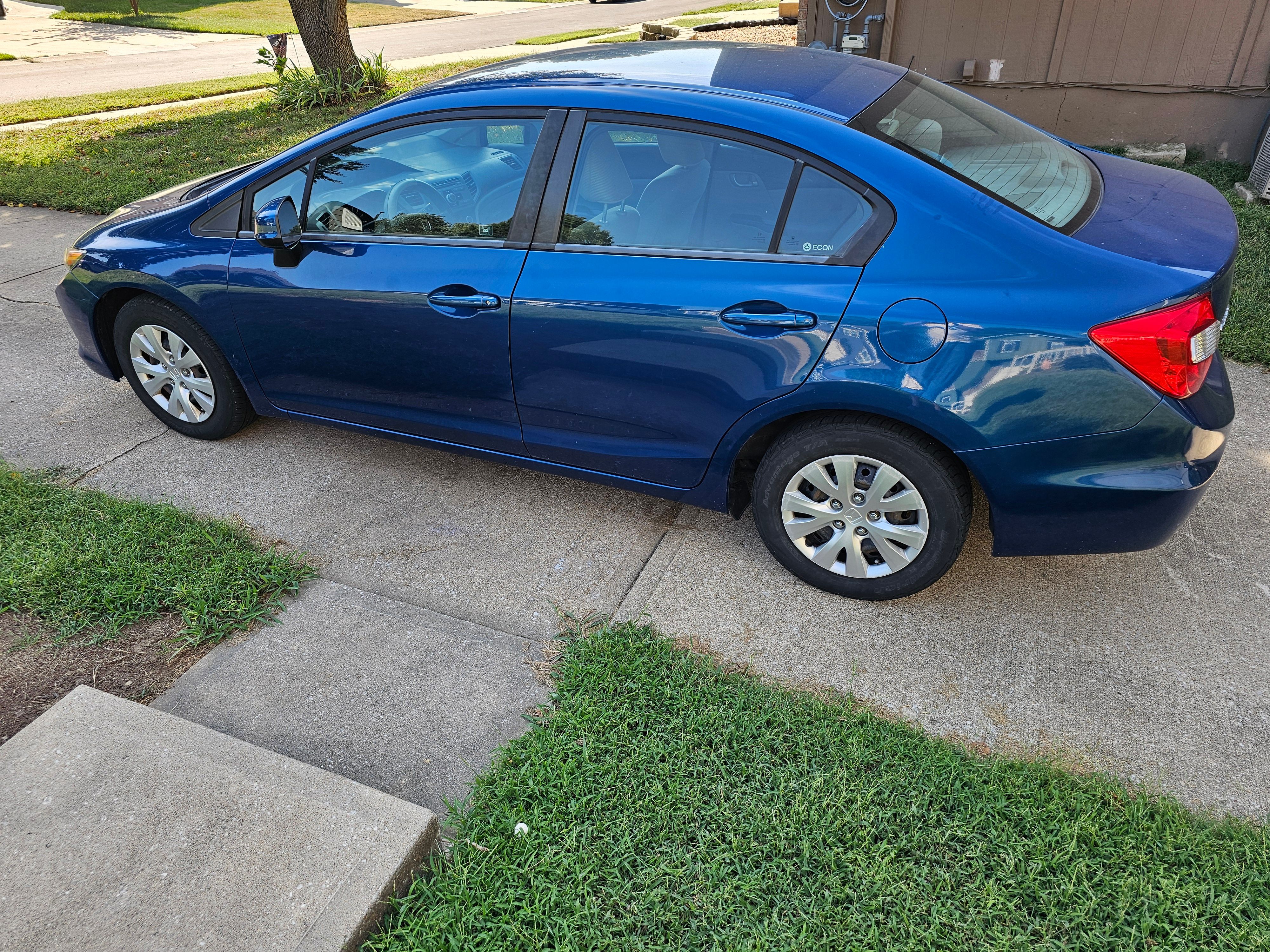 Used 2012 Honda Civic LX image 1