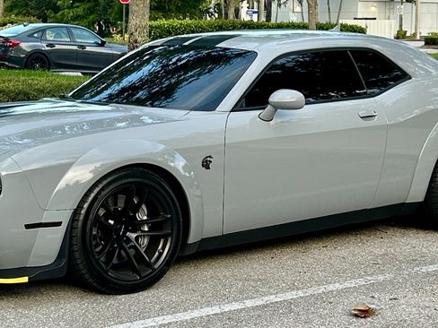 Used 2020 Dodge Challenger SRT Hellcat RWD image 4