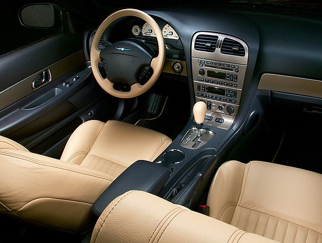 Used 2005 Ford Thunderbird RWD image 9
