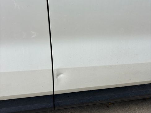 Used 2022 Kia Carnival LX FWD image 5