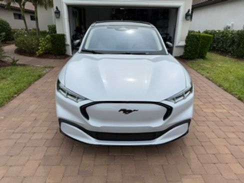 Used 2021 Ford Mustang Mach-E Premium RWD image 10