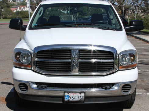Used 2006 Dodge Ram 2500 Truck SLT w/ Trailer Tow Group RWD image 4