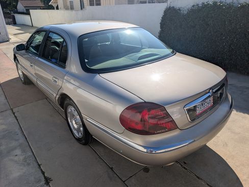 Used 1999 Lincoln Continental image 10