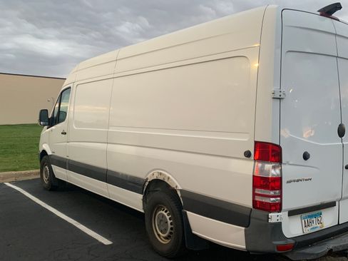 Used 2015 Mercedes-Benz Sprinter 2500 image 1