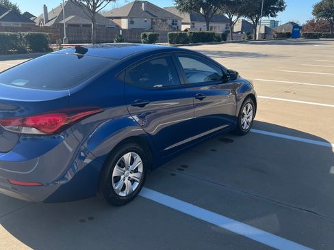 Used 2016 Hyundai Elantra SE image 5