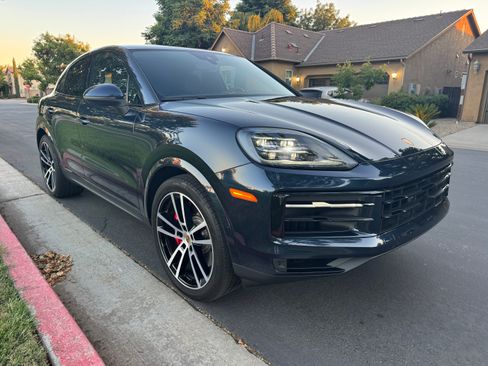Used 2024 Porsche Cayenne S AWD/4WD image 9