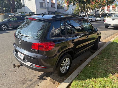Used 2015 Volkswagen Tiguan S image 6
