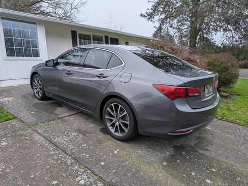 Used 2017 Acura TLX V6 w/ Technology Package image 4