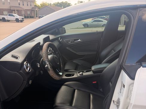 Used 2019 Mercedes-Benz CLA 250 image 4