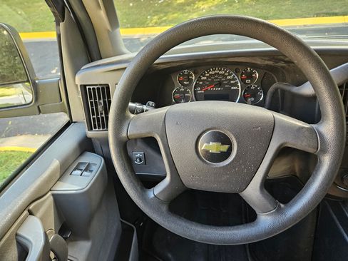 Used 2017 Chevrolet Express 2500 image 12