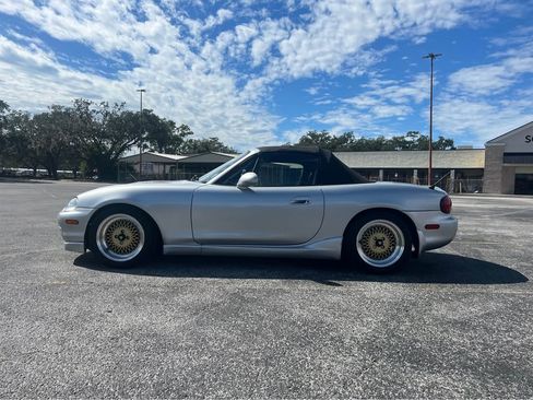 Used 1999 MAZDA MX-5 Miata Convertible 2D image 4