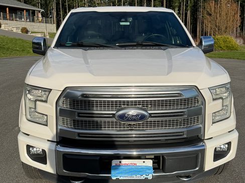 Used 2016 Ford F150 Platinum w/ Equipment Group 701A Luxury image 4