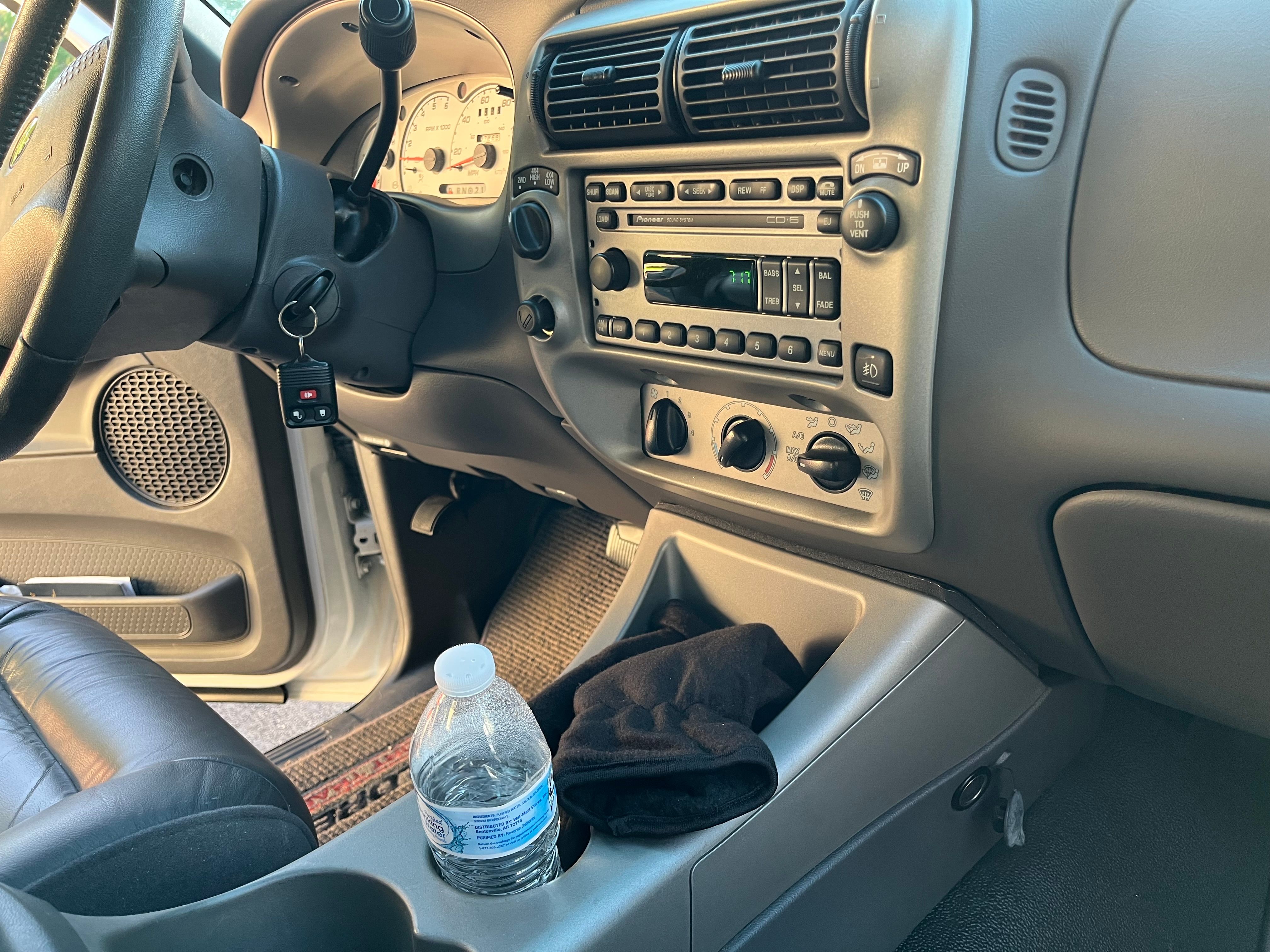 Used 2001 Ford Explorer Sport Trac 4x4 image 19