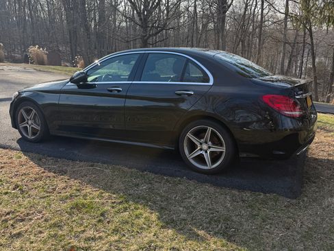 Used 2017 Mercedes-Benz C 300 4MATIC Sedan image 1