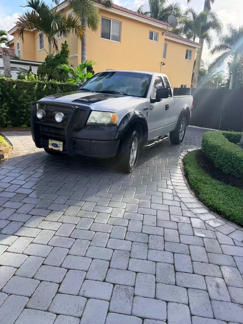 Used 2006 Ford F150 XLT RWD image 2