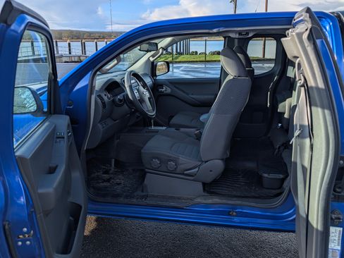 Used 2012 Nissan Frontier SV w/ Sport Appearance Pkg image 14