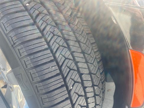 Used 2016 Chrysler 300 C image 6