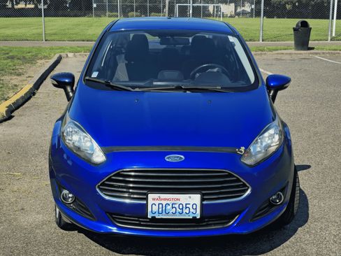 Used 2015 Ford Fiesta SE w/ Equipment Group 201A FWD image 4