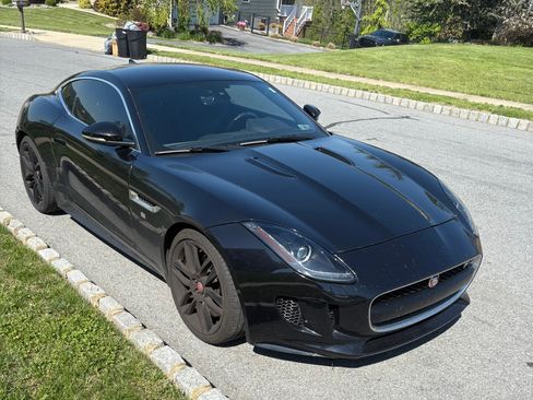 Used 2015 Jaguar F-TYPE R RWD image 2