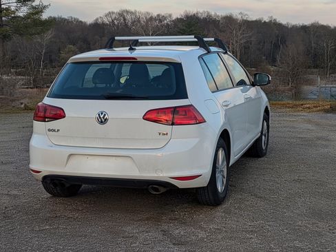 Used 2017 Volkswagen Golf S image 6