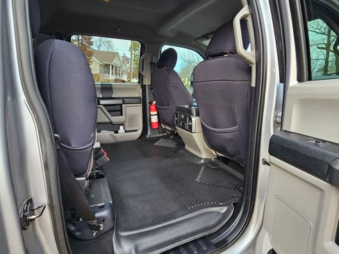 Used 2021 Ford F250 XLT w/ FX4 Off-Road Package image 11