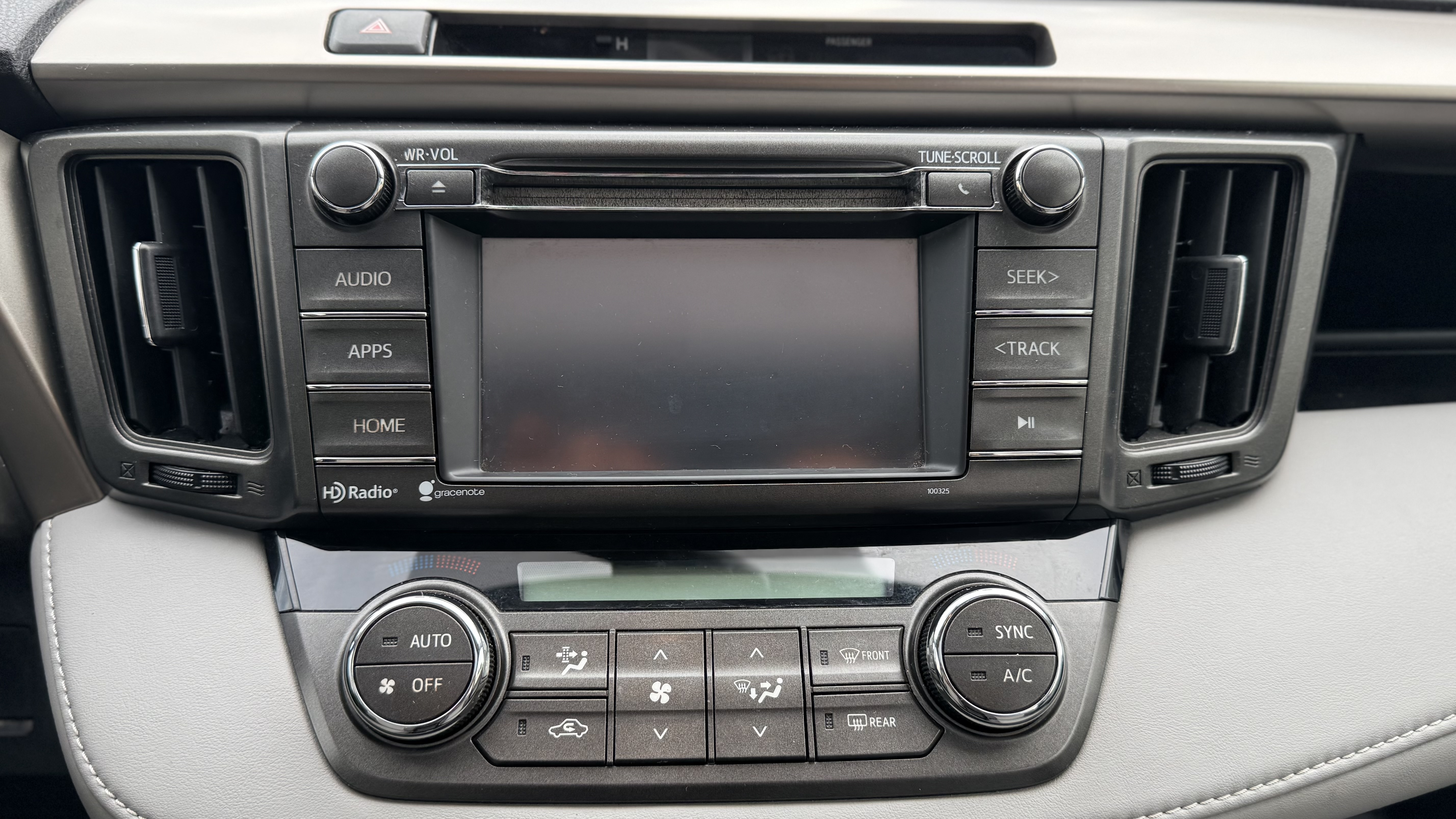 Used 2014 Toyota RAV4 XLE AWD/4WD image 19
