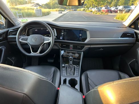 Used 2022 Volkswagen Jetta SEL image 10