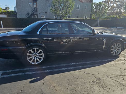 Used 2008 Jaguar XJ8 L image 12