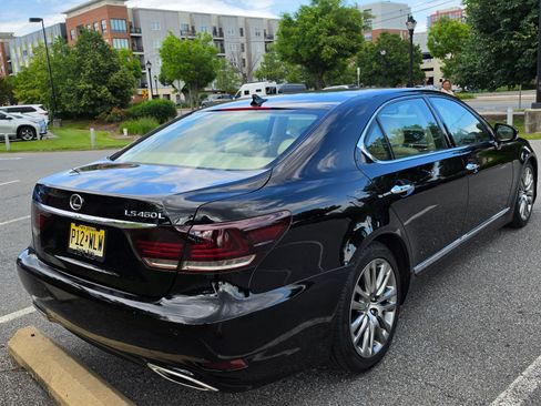 Used 2013 Lexus LS 460 L w/ Preferred Accessory Package RWD image 6