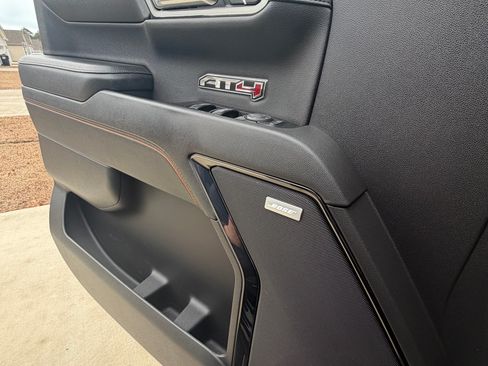 Used 2022 GMC Sierra 1500 AT4 image 11