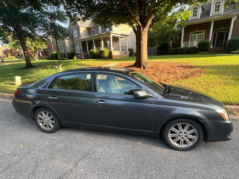 Used 2008 Toyota Avalon Limited FWD image 1