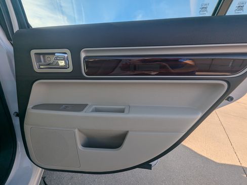 Used 2009 Lincoln MKZ Sedan 4D image 8