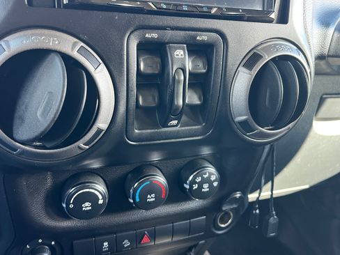 Used 2011 Jeep Wrangler Unlimited Sport image 11