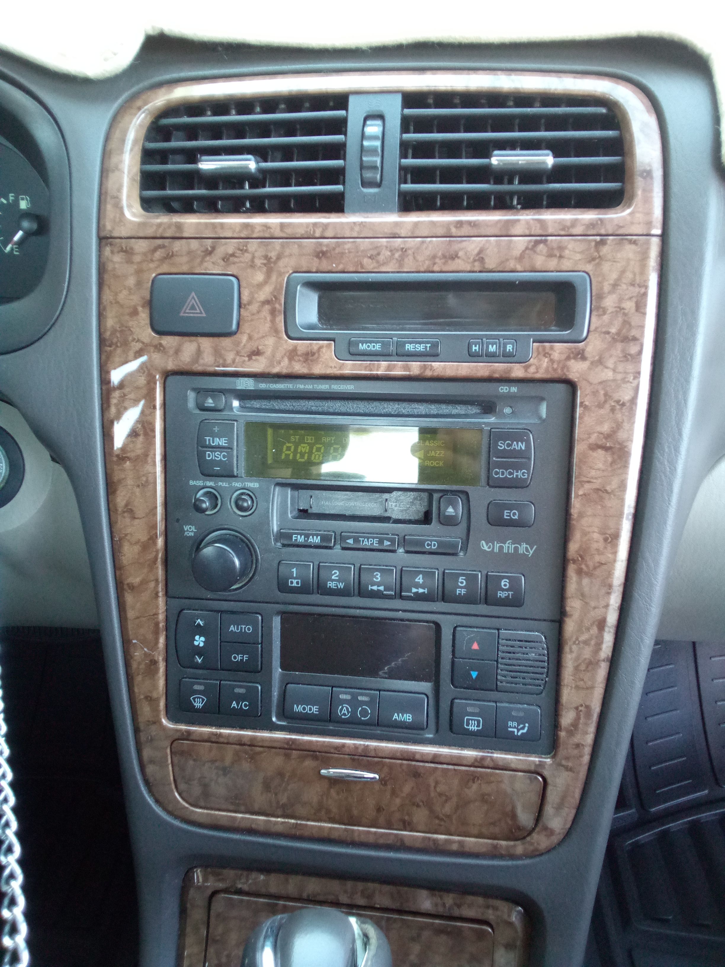 Used 2004 Hyundai XG350 L FWD image 3