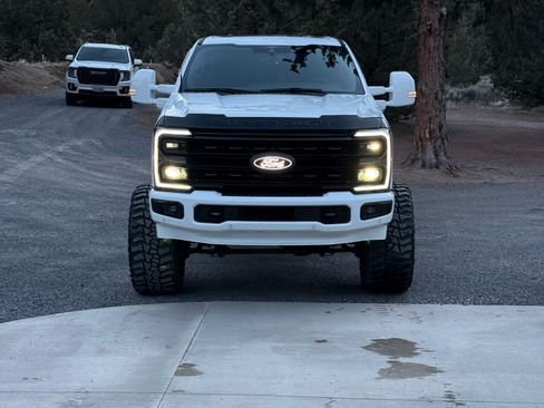 Used 2023 Ford F350 Platinum w/ FX4 Off-Road Package image 6