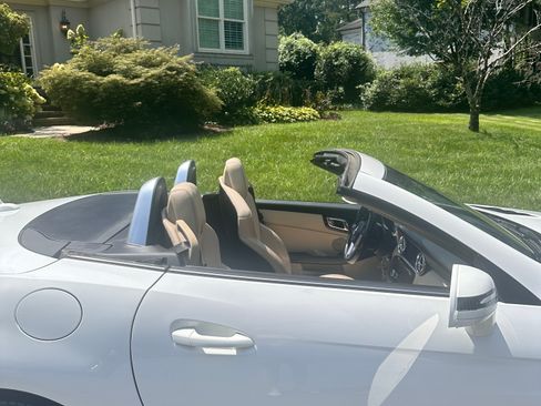 Used 2014 Mercedes-Benz SLK 250 image 4