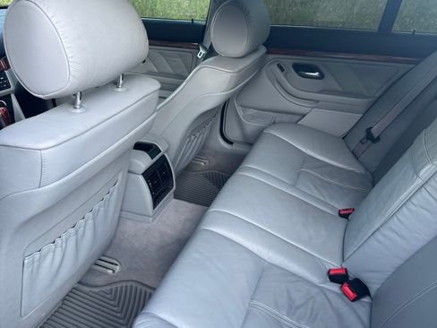 Used 2001 BMW 525i Sedan image 10