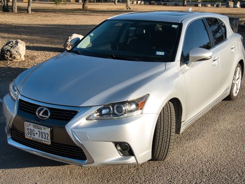 Used 2016 Lexus CT 200h image 6