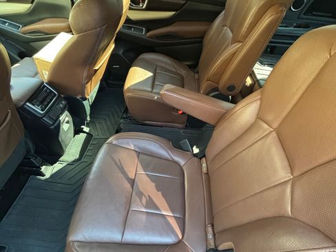 Used 2019 Subaru Ascent Touring w/ Popular Package #3 image 13