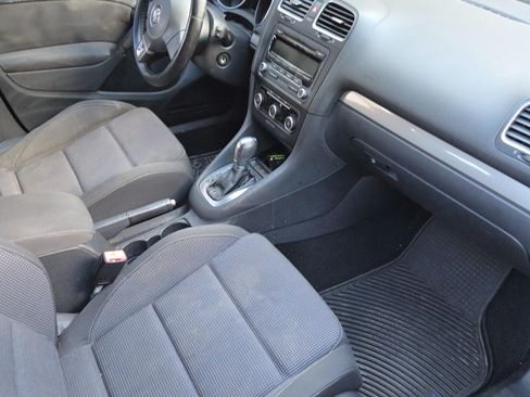 Used 2013 Volkswagen Golf 4-Door image 11