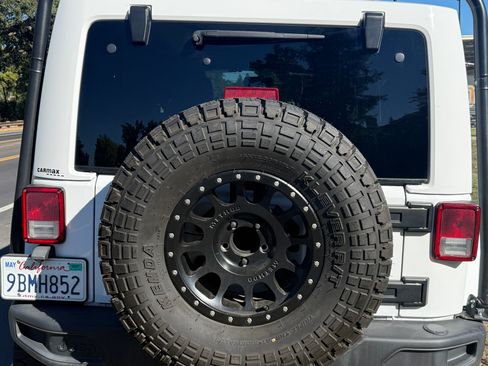 Used 2018 Jeep Wrangler Unlimited Sport AWD/4WD image 4